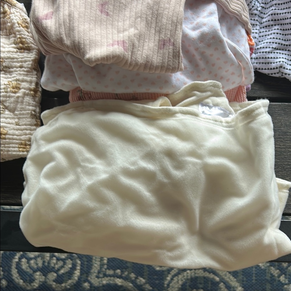Assorted brand baby girl clothes - Picture 10 of 10